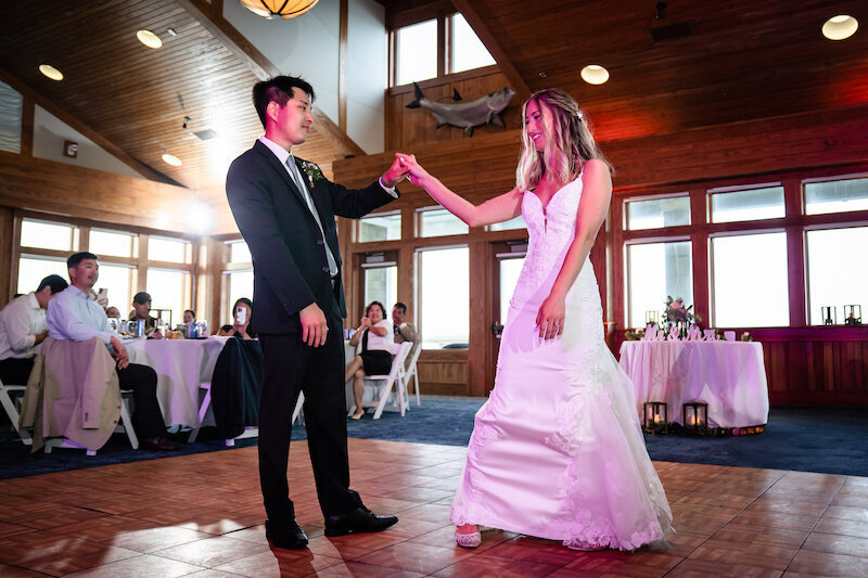 finer-points-coastal-kitty-hawk-wedding-jennettes-pier00014