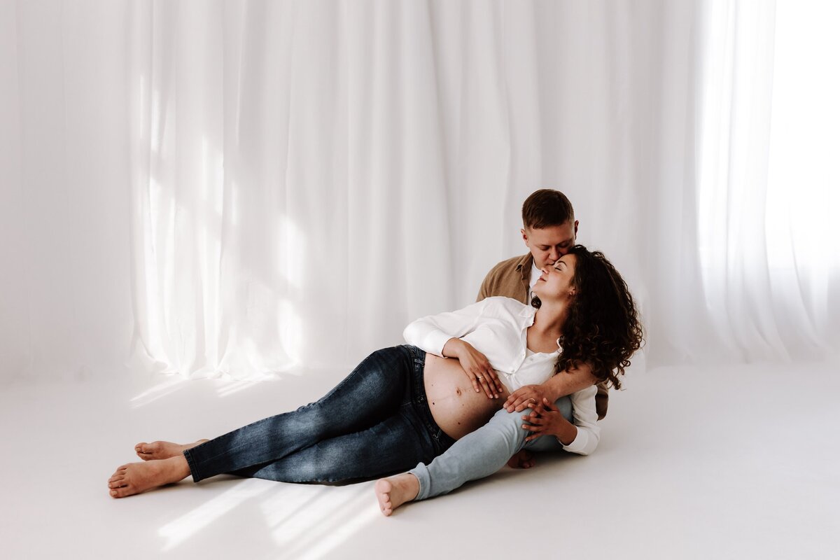 Babybauch mit Partner