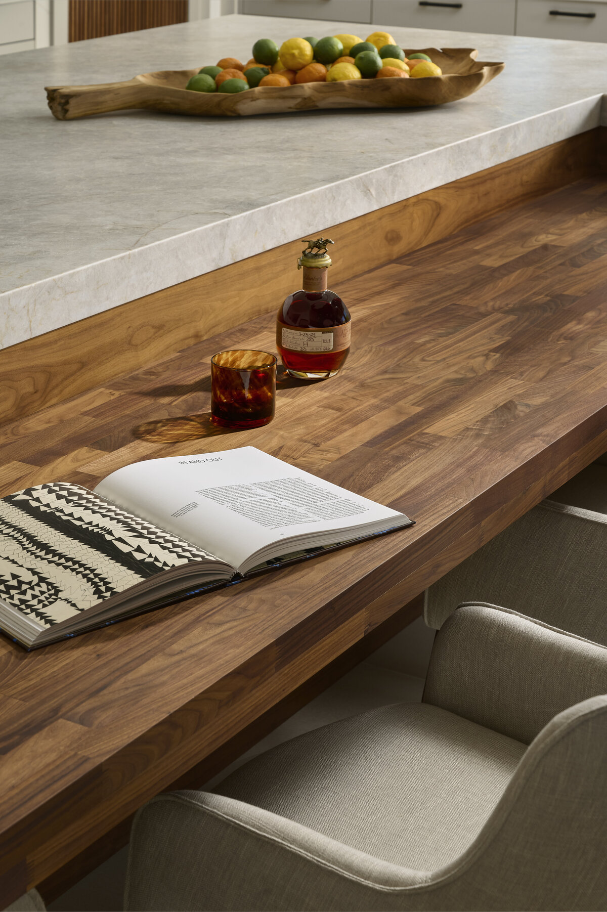 kitchenislandsittingdetail