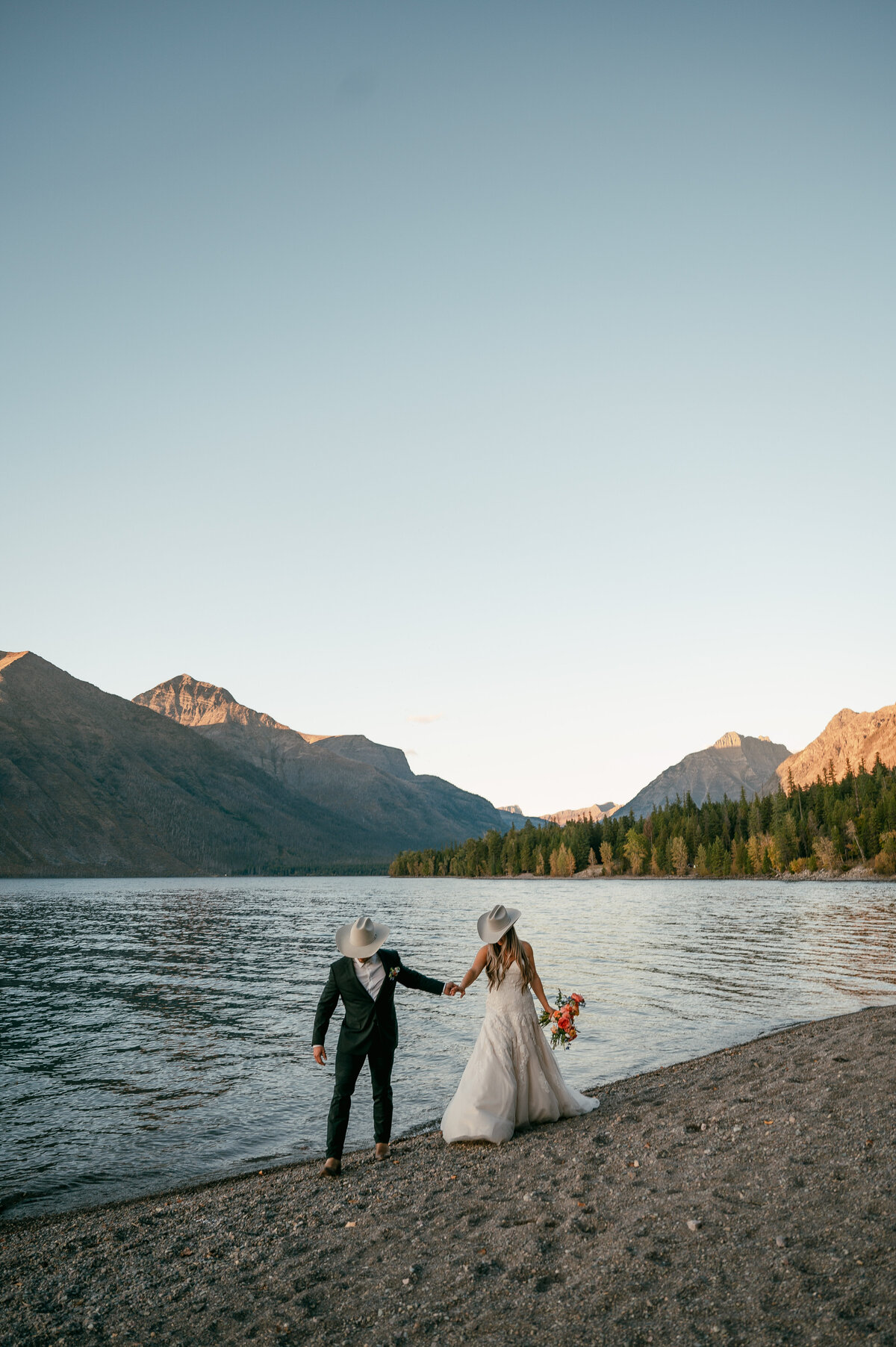 presley-gray-photo-boho-glacier-park-elopement-9163
