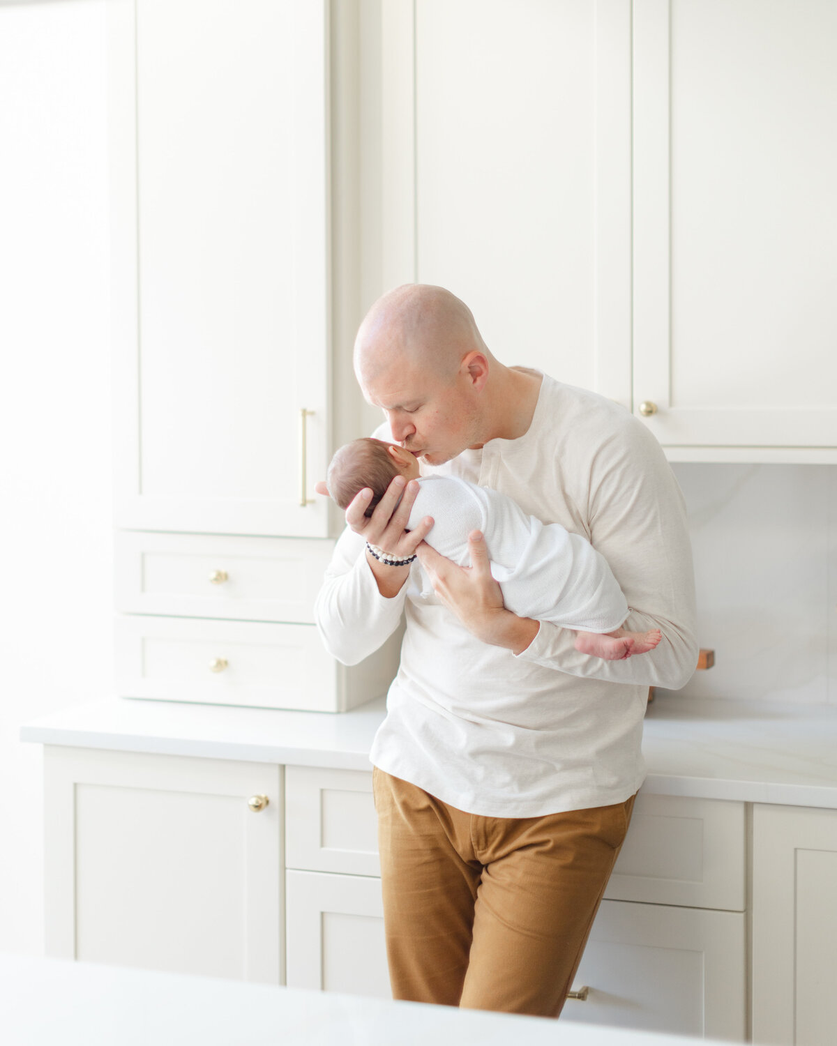 In-home newborn portrait session with siblings in Philadelphia - 10