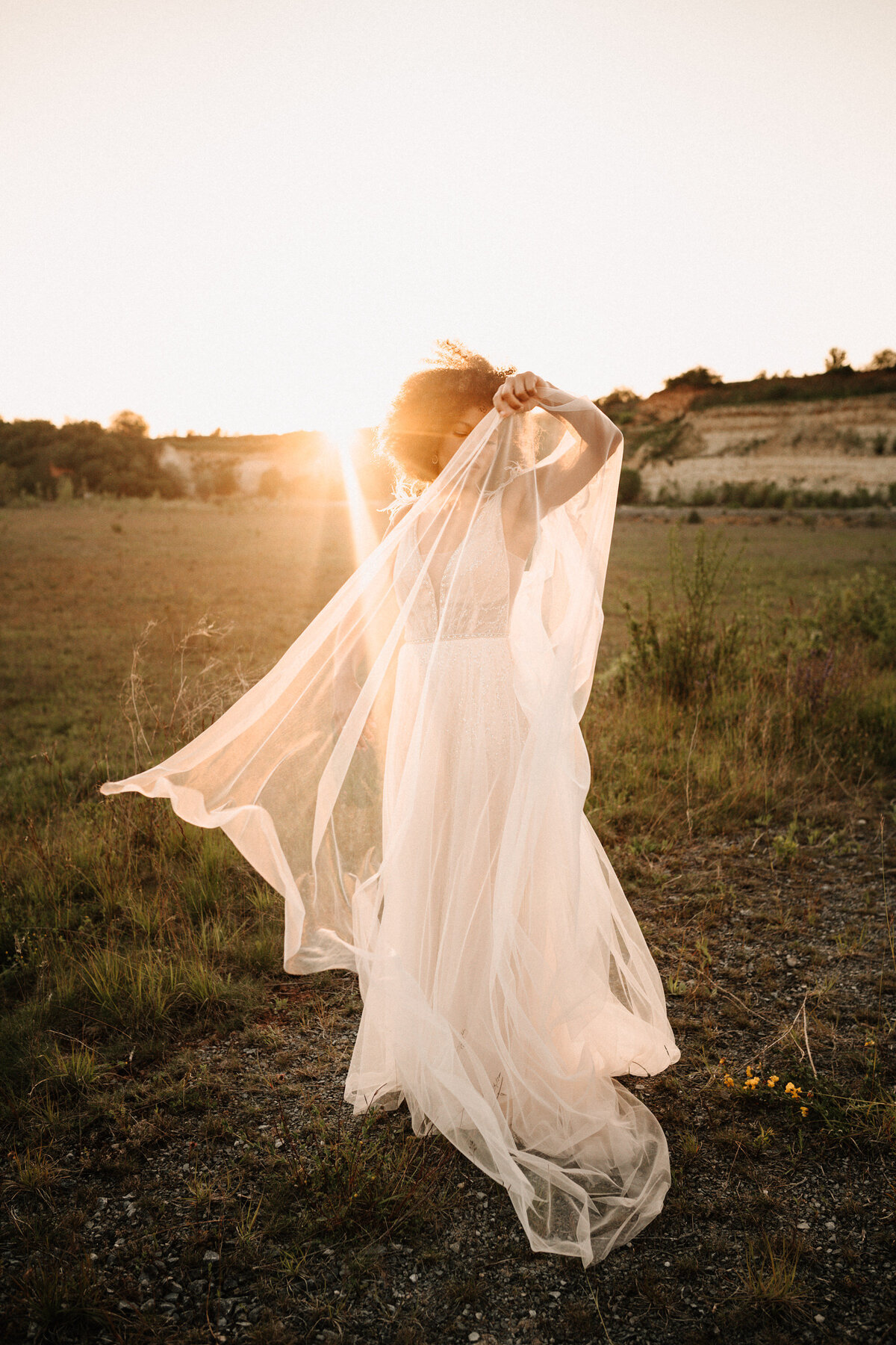 Aufnahme einer Braut im Sonnenschein