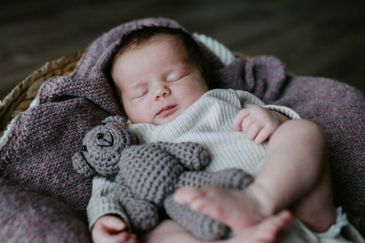 2024 Webseite Neugeborene Portrait Porträt Fotograf Aachen Fotostudio Babyfotos Newborn © Sarah Thelen-27
