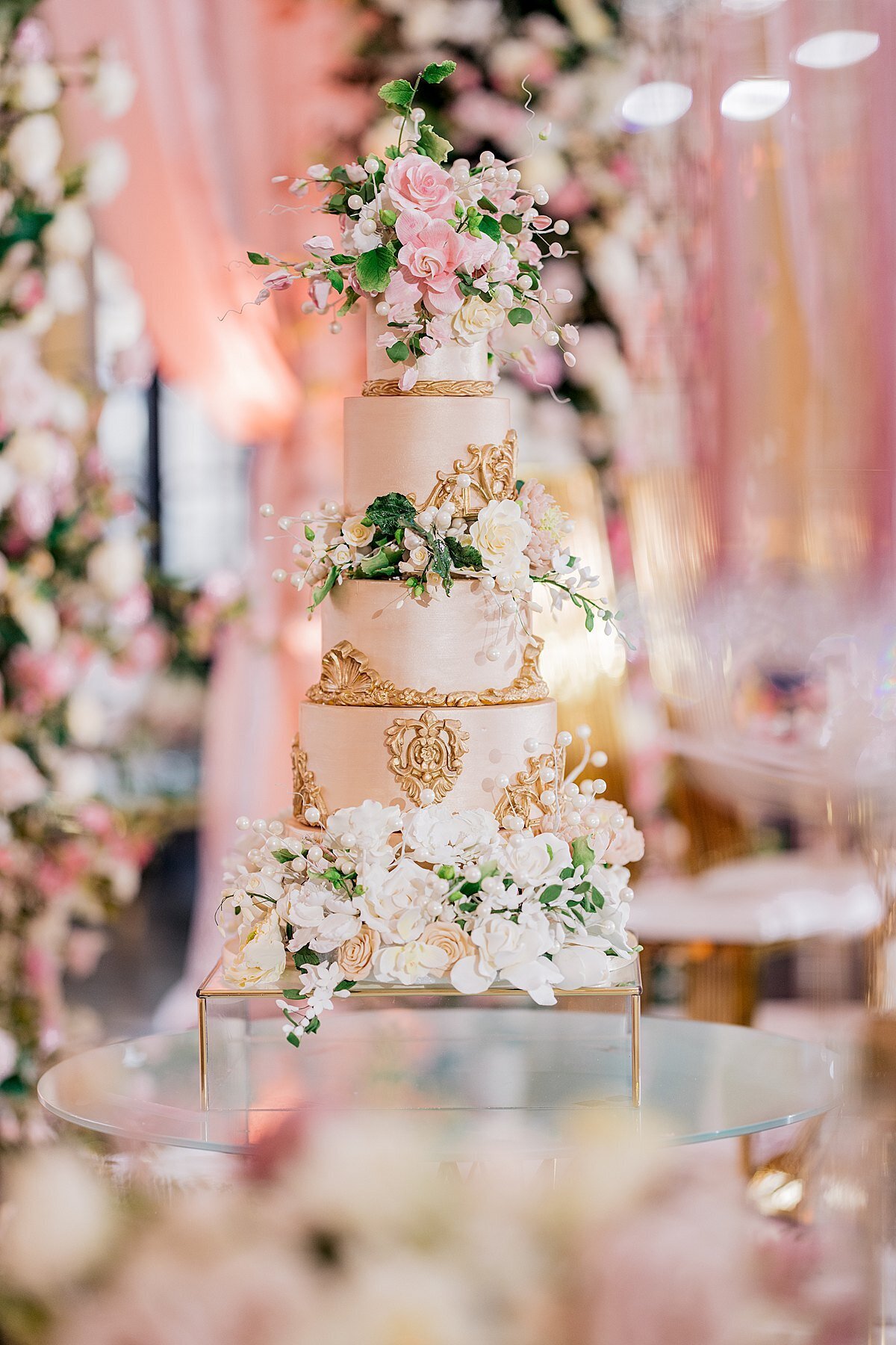 pink-gold-wedding-cake