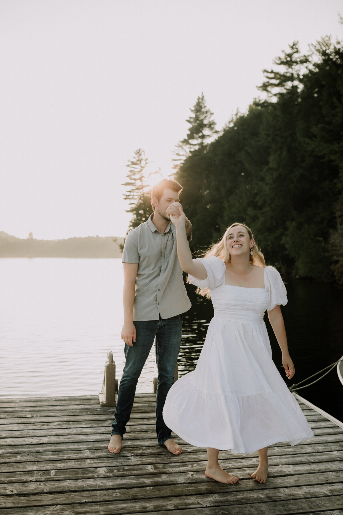 haley-tyler-engagement-cottage-family-sunset-boating-haliburton-9