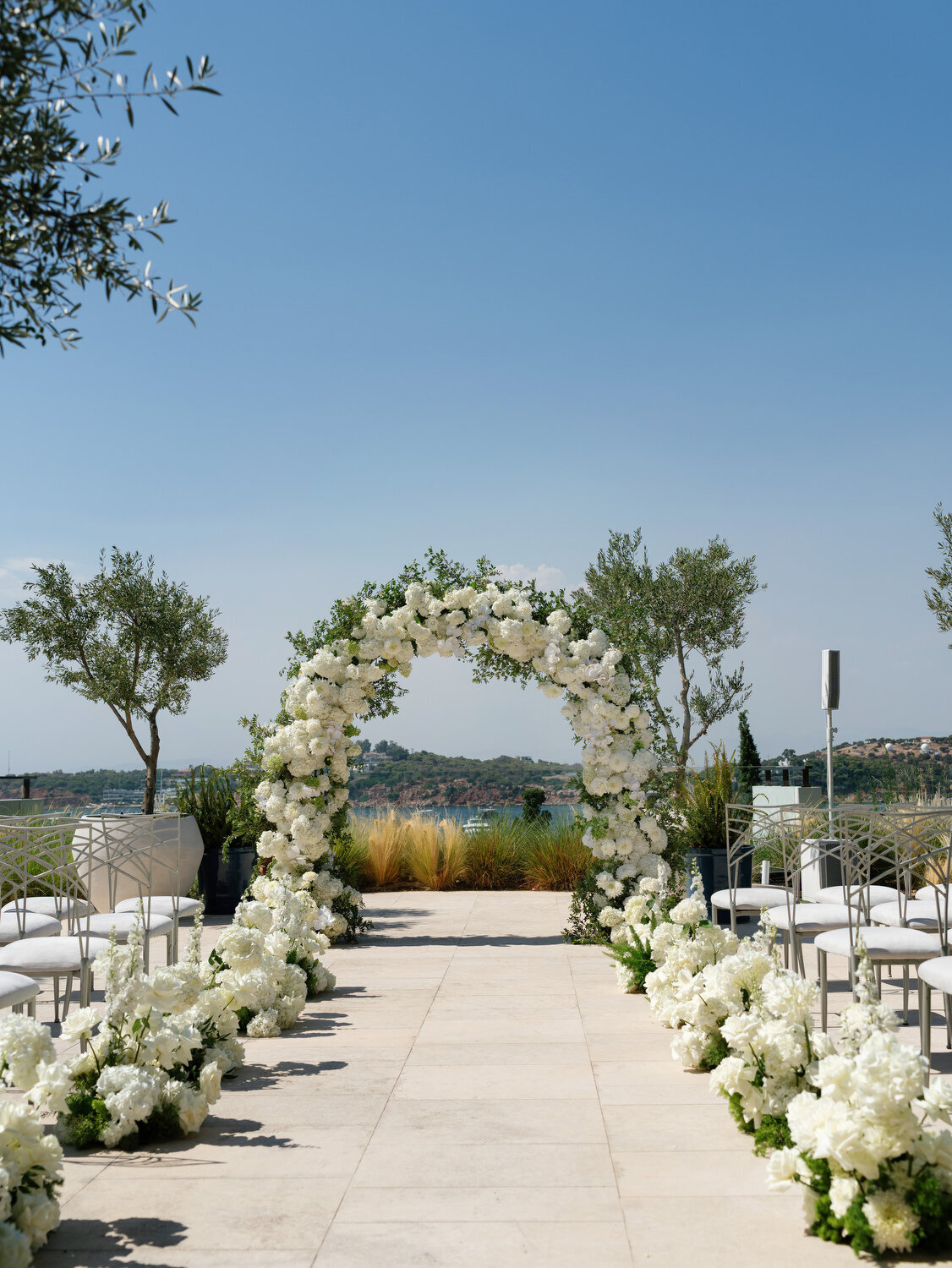 Black-Tie-Wedding-at-Four-Seasons-and-Vouliagmeni-Lake-016