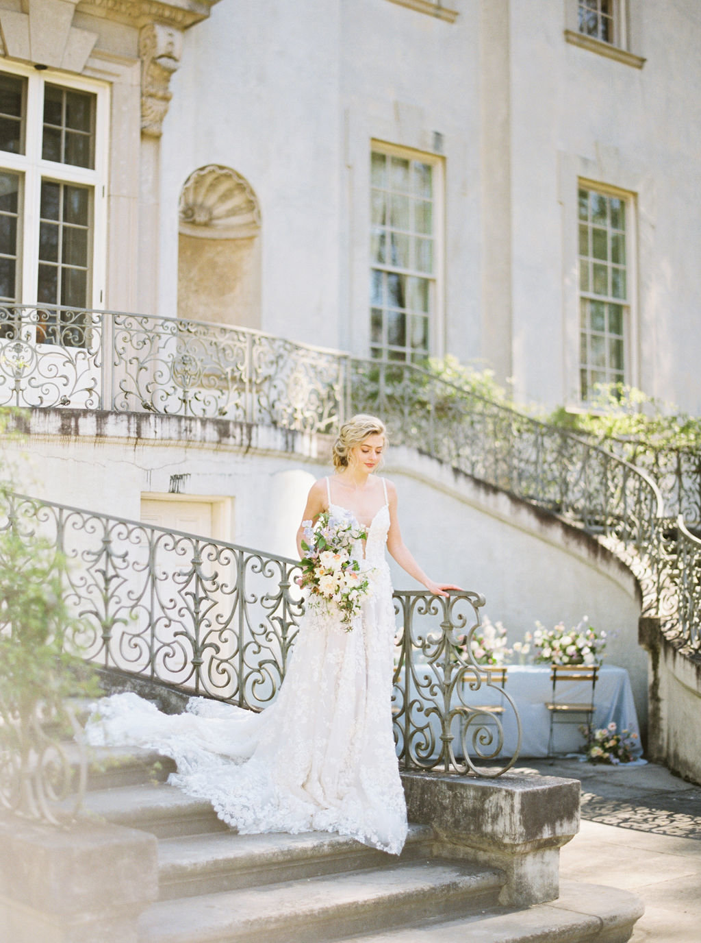 Destination wedding at Swan House in Atlanta Georgia with spring bouquet by Gradient and Hue