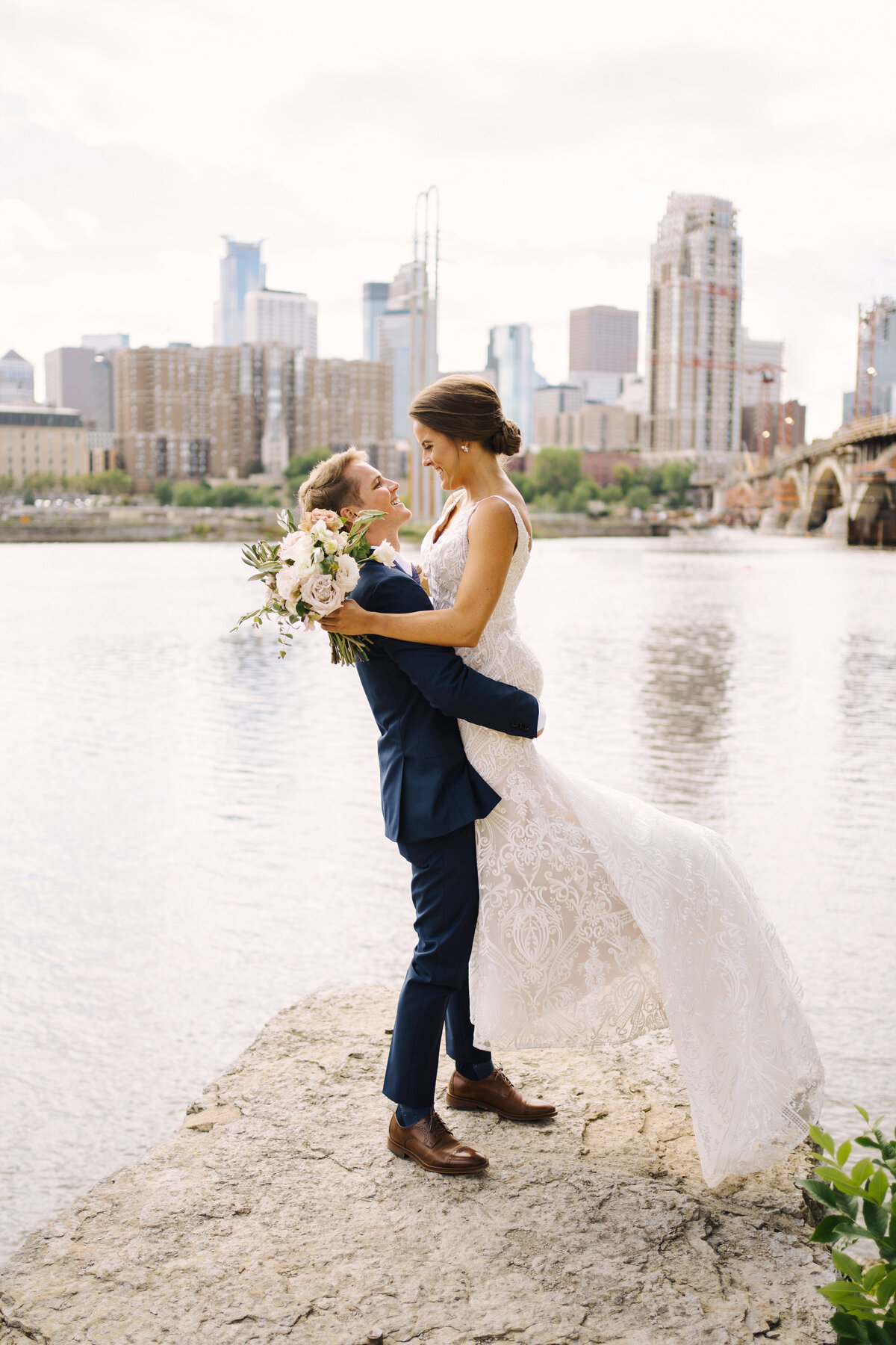 Laura Alpizar Photography Best Minnesota Minneapolis St. Paul Twin Cities Photographer Wedding Engagement Lifestyle Colorful Bright Light16