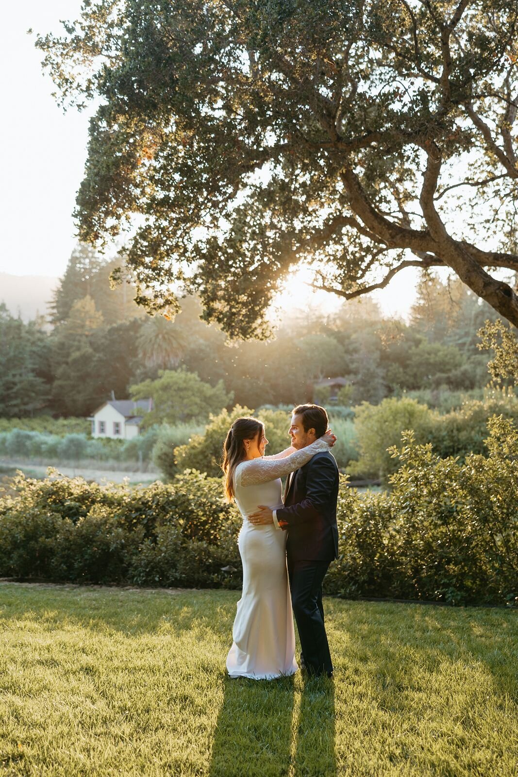 couple-hillside