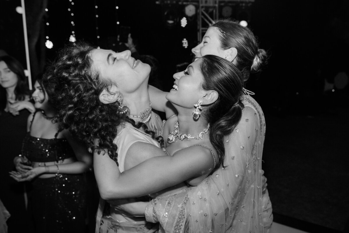 CANDID WEDDING PHOTOS | RAAS UDAIPUR WEDDING | PORTFOLIO | TEAM OMBRE