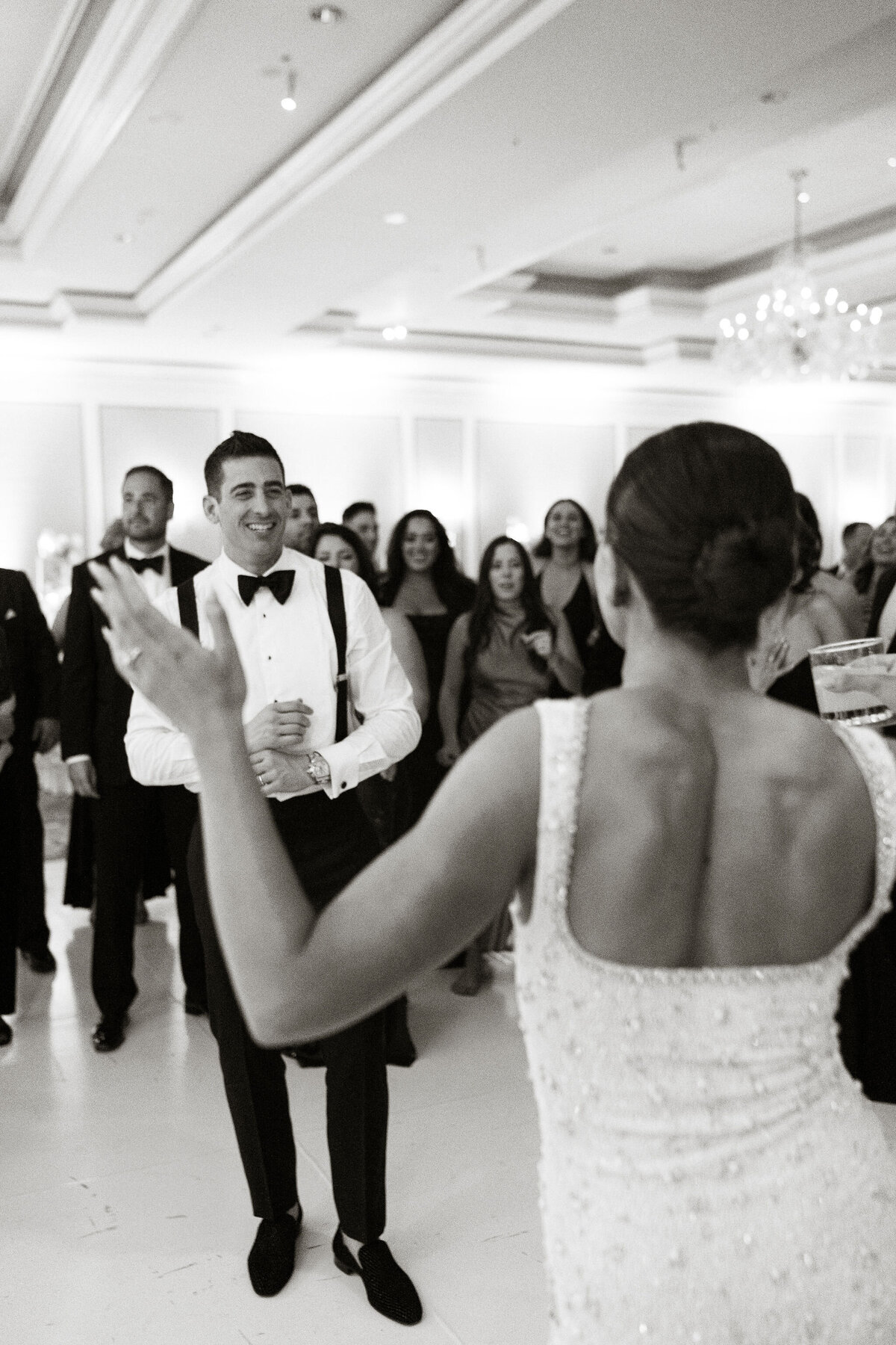 143-bride-groom-reception-dancing