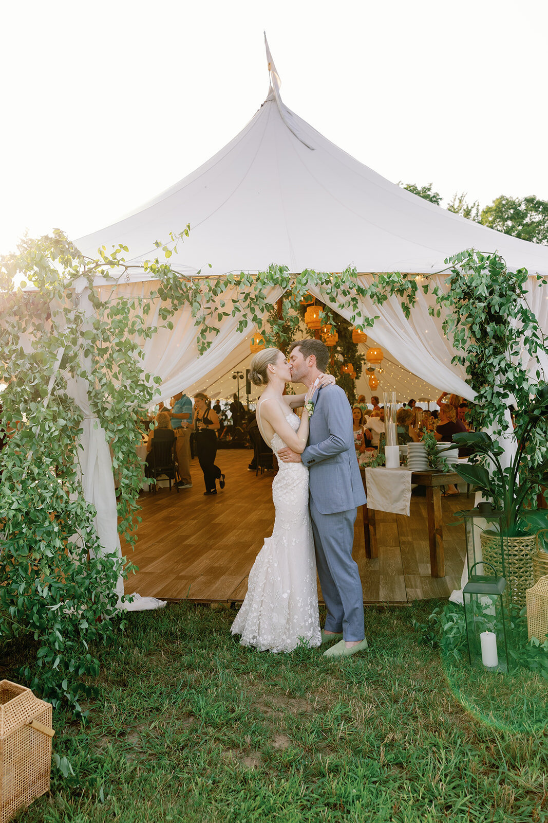 squam-lake-new-hampshire-wedding-sunset-entrance14