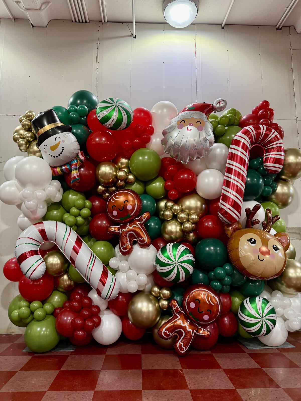 christmas balloon wall