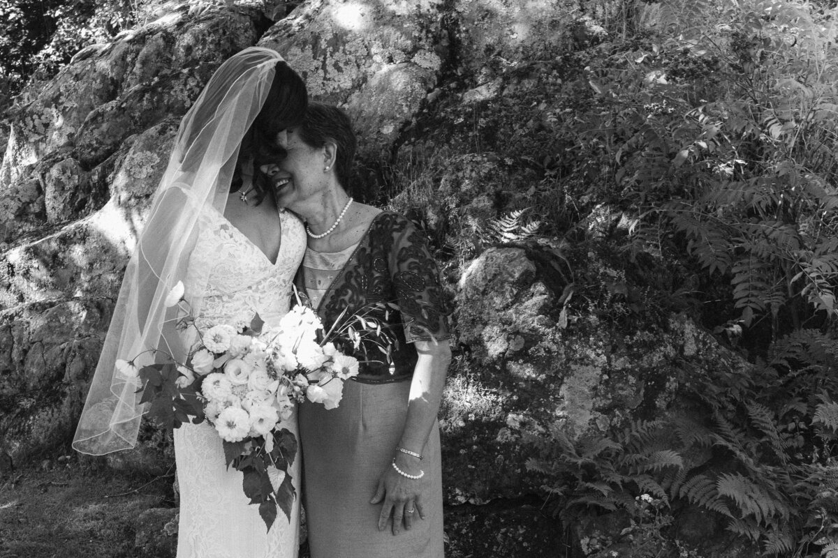 mother-bride-raphaelle-granger-luxury-wedding-photographer-montreal-toronto