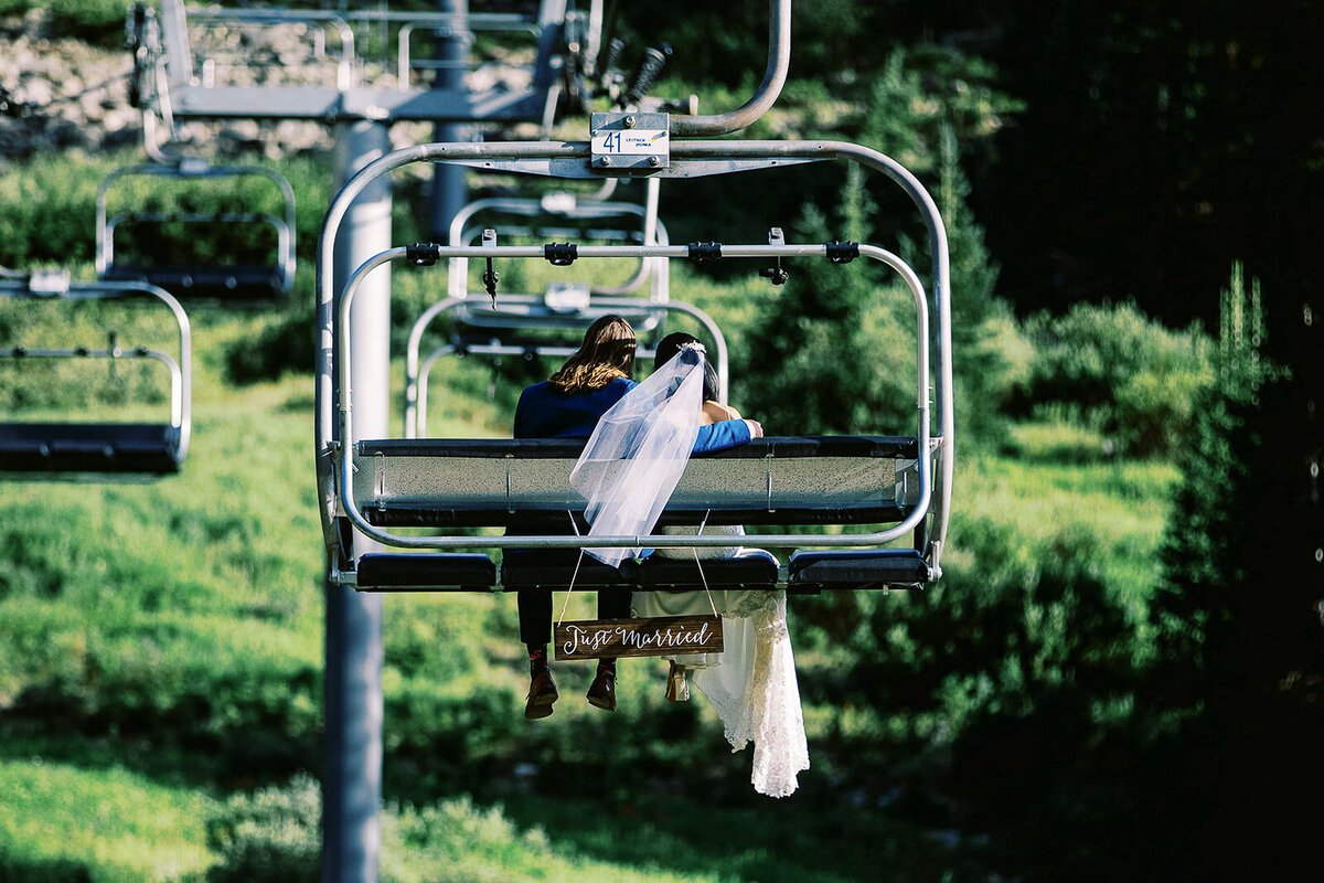 black-mountain-lodge-wedding-photos-2