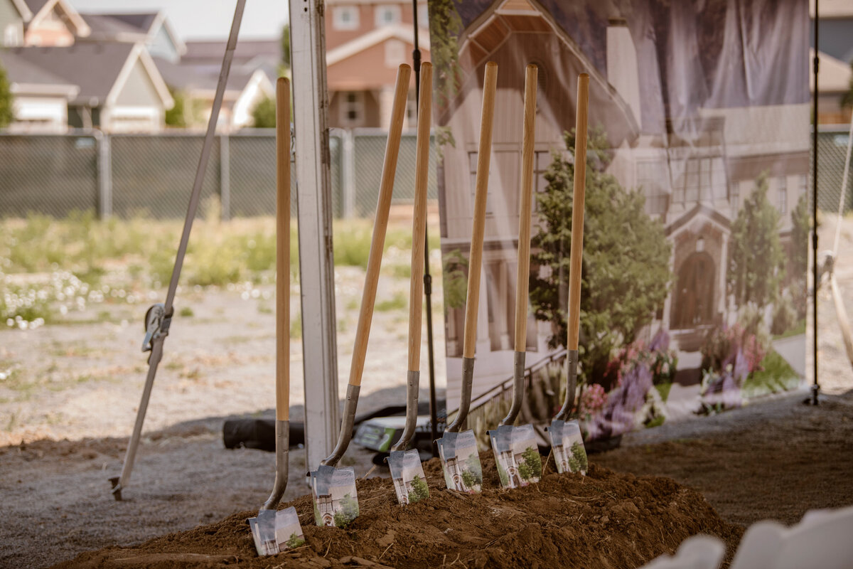 Groundbreaking-003