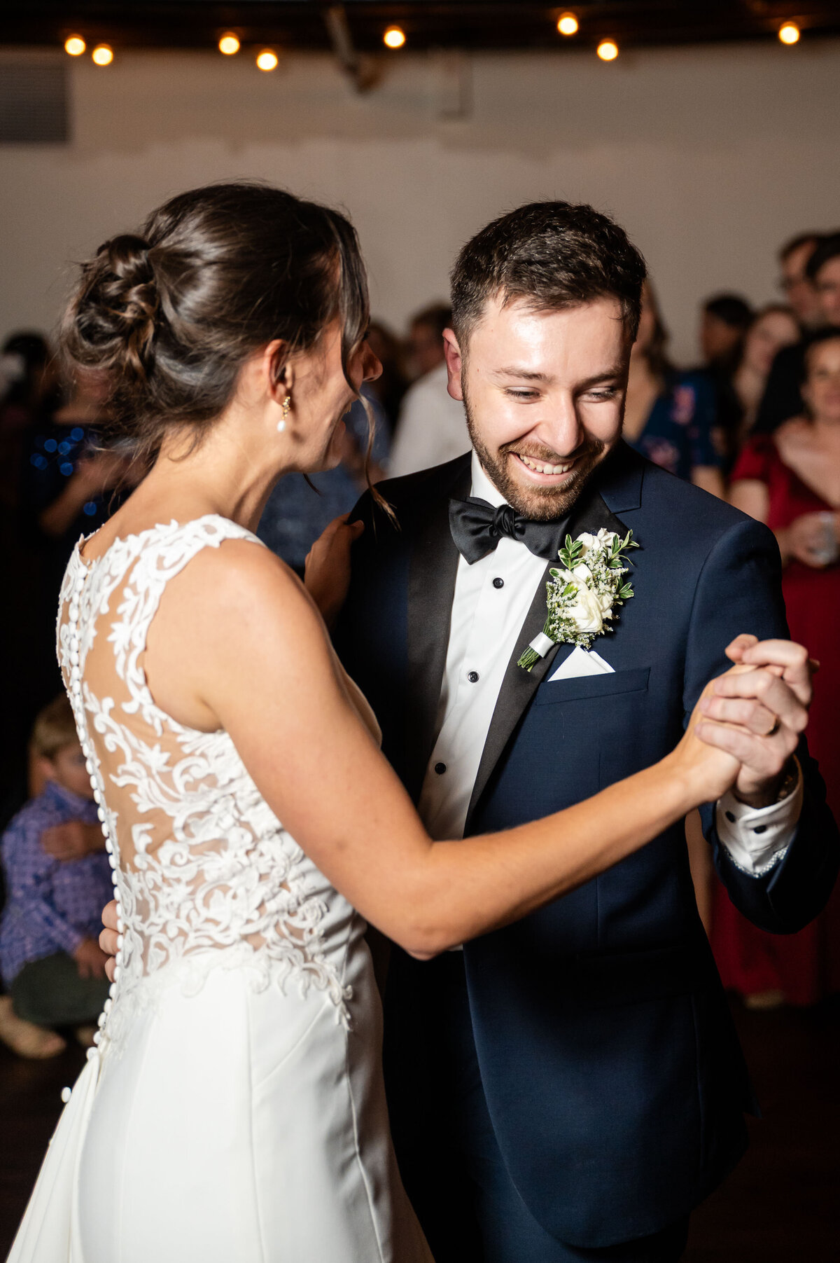 elizabeth-andrew-st-thomas-more-catholic-wedding-photo-44