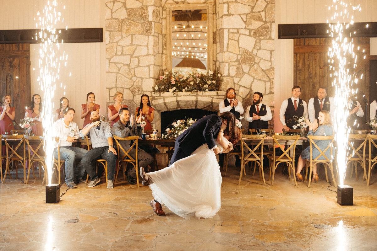 Kerrville-spring-wedding-leah-thomason-photography-10