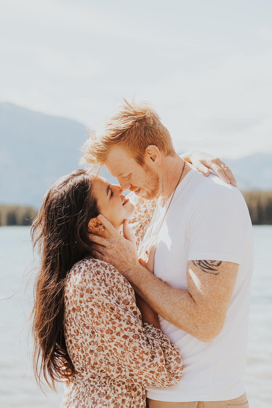 Photos by Canadian wedding and elopement photographer Sarah Rolles Photography