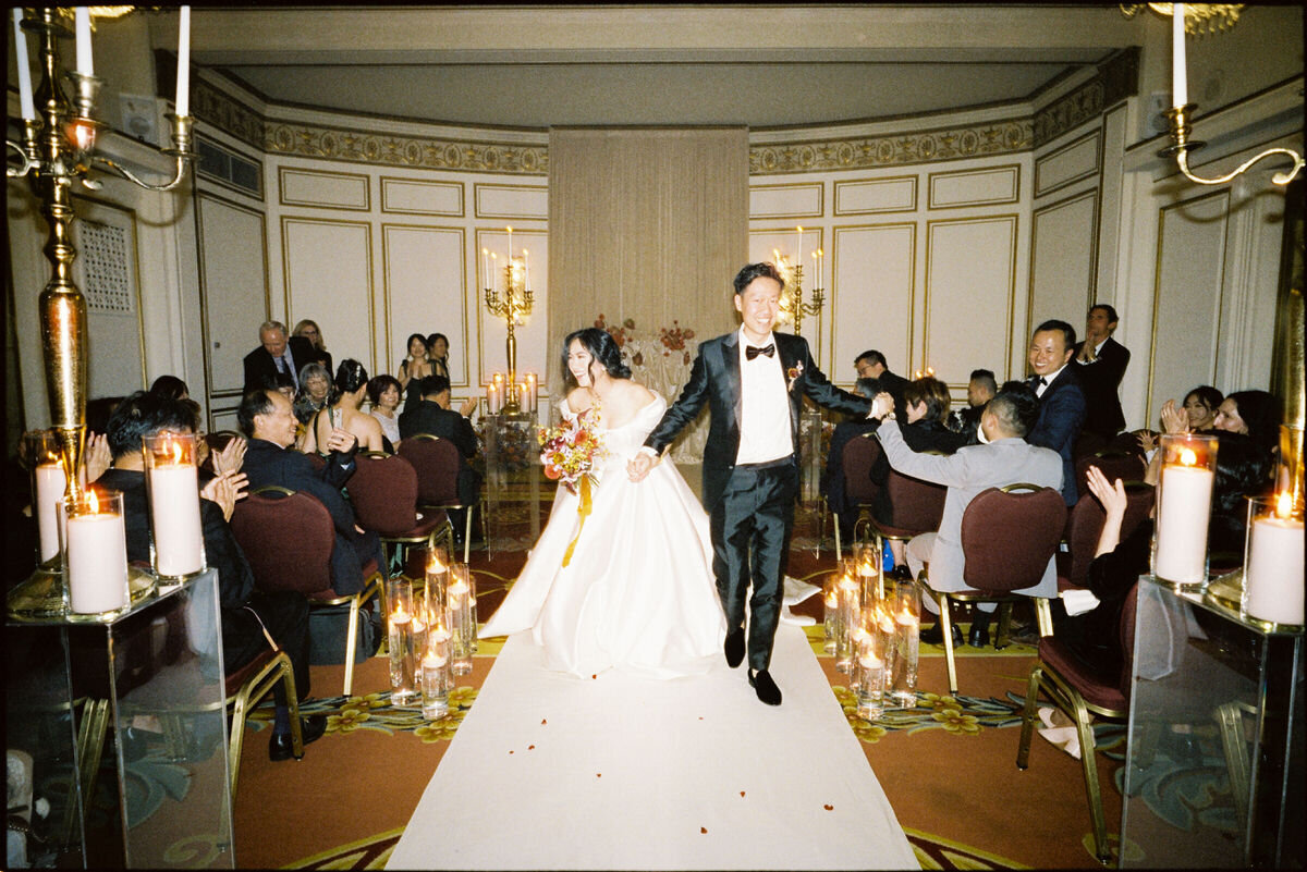 16-luxury-documentary-wedding-photos-on-35mm-film