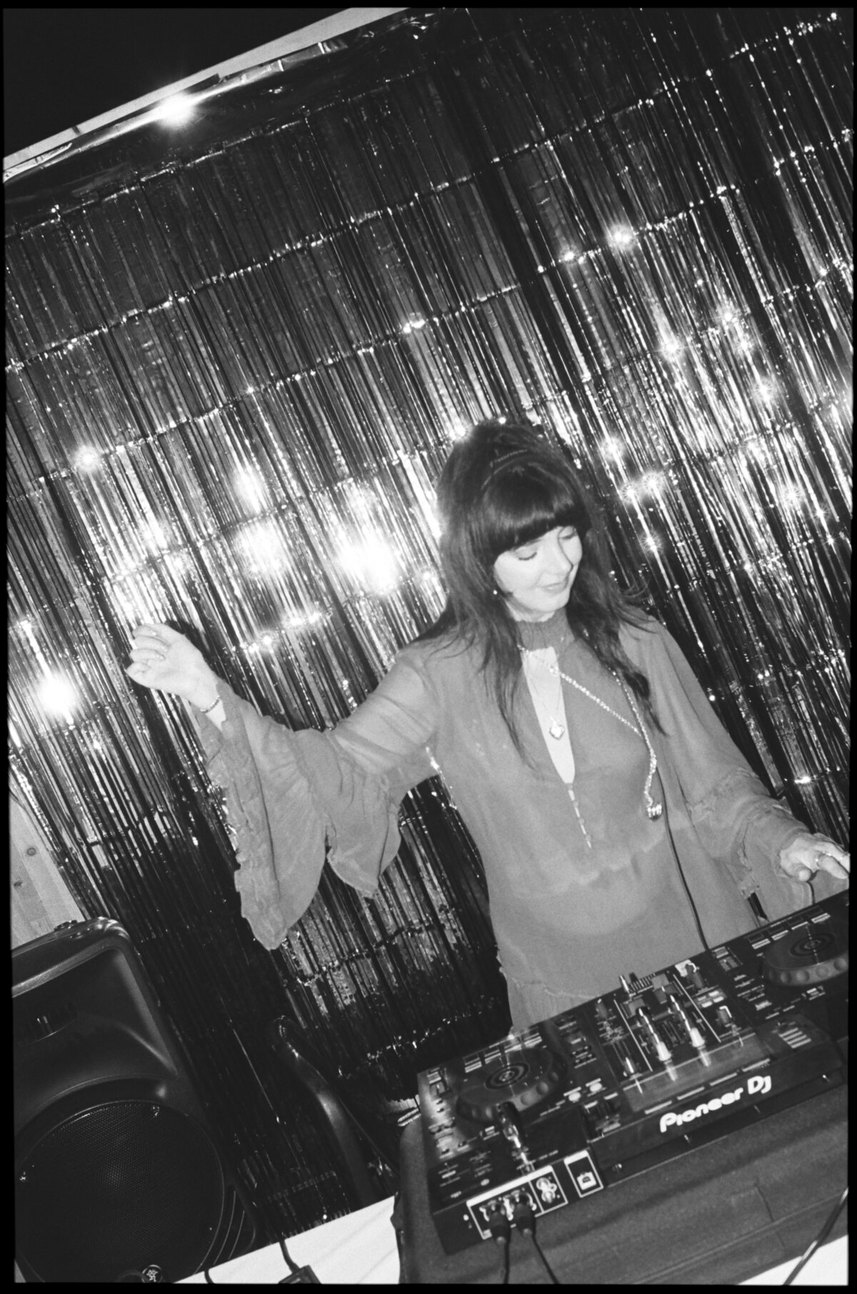 kodak_400_bw_Julian x Avery and Stef_27681_106531_239751_002385550011