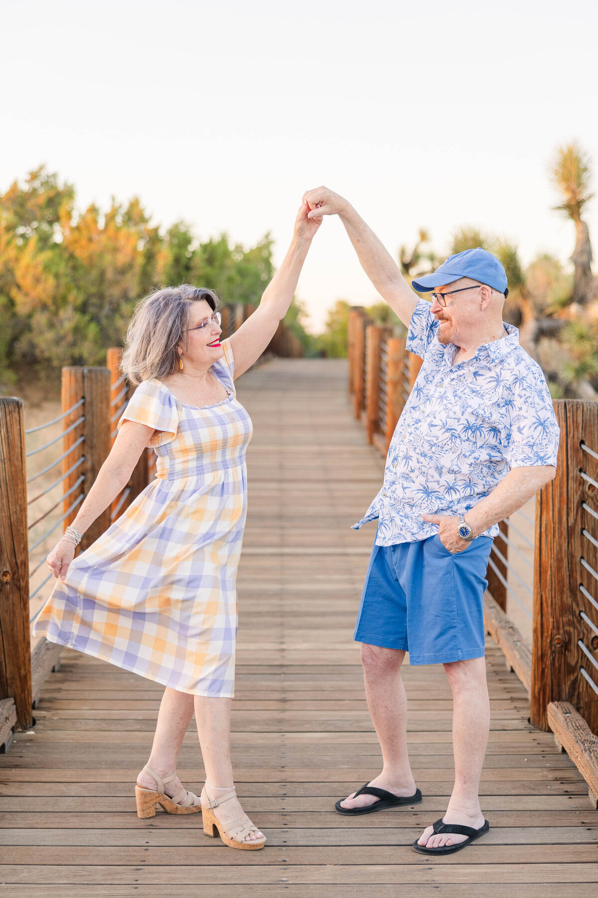 joshua-tree-lancaster-california-couples-photo-session-aronoff-photography (6)