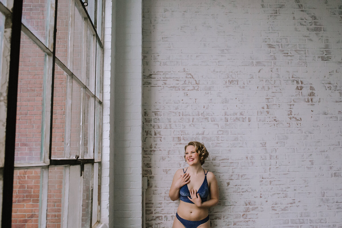 Female figure in boudoir photo in Pittsburgh. 