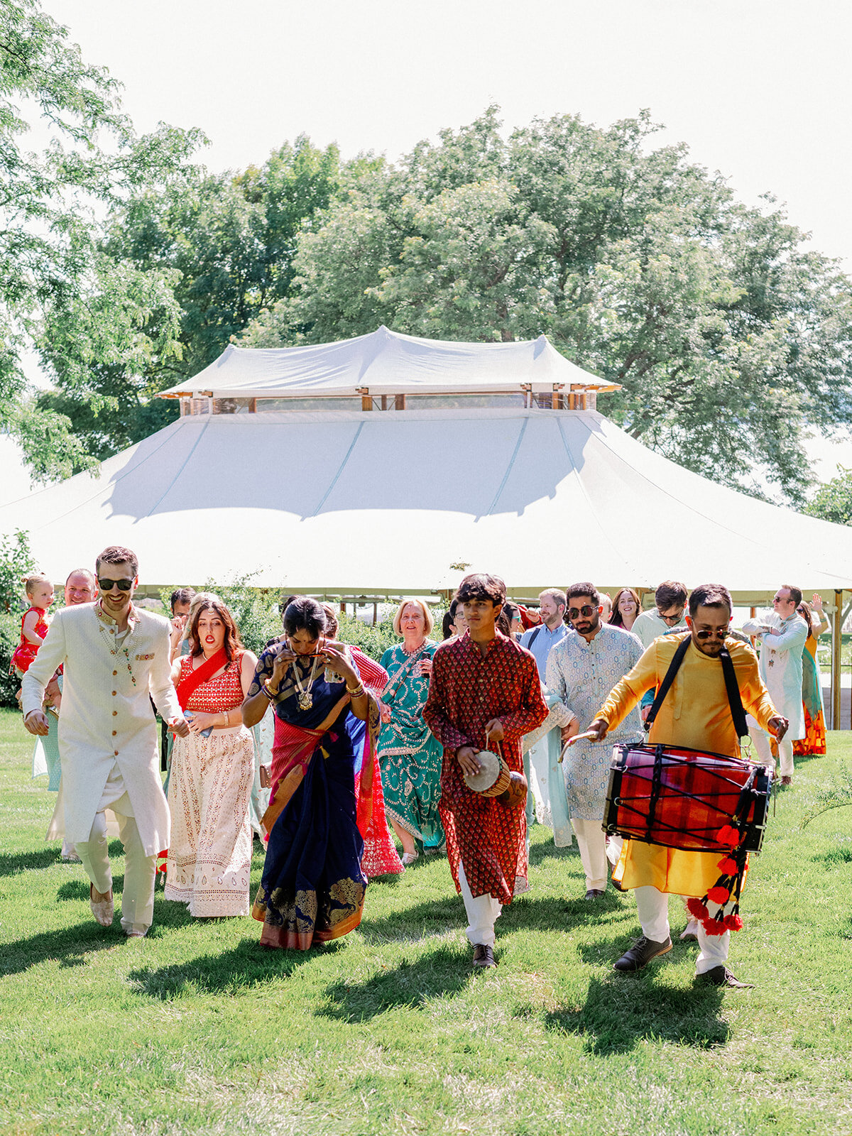 Verve-Event-Co-Laura-Rose-Weddings-Indian-Wedding-Inns-of-Aurora-Baraat (4)
