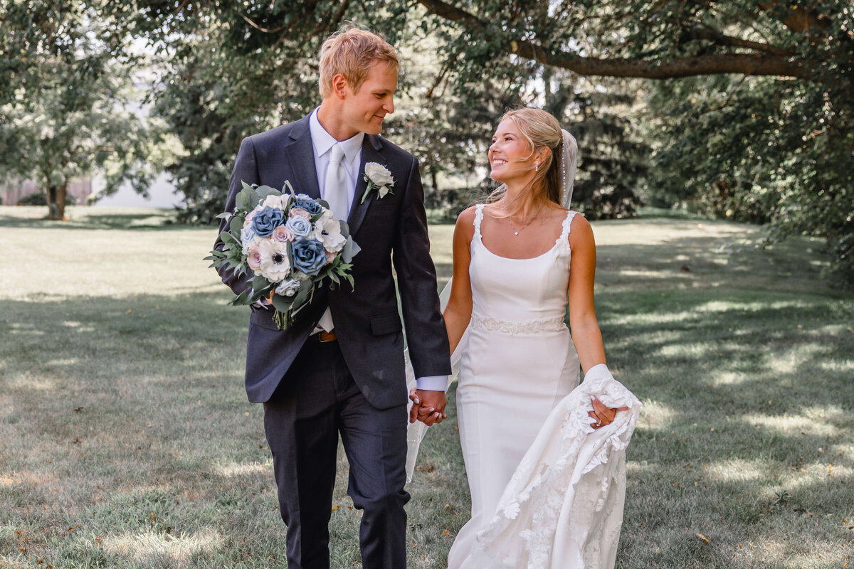 Candid wedding photography in Central Ohio 1