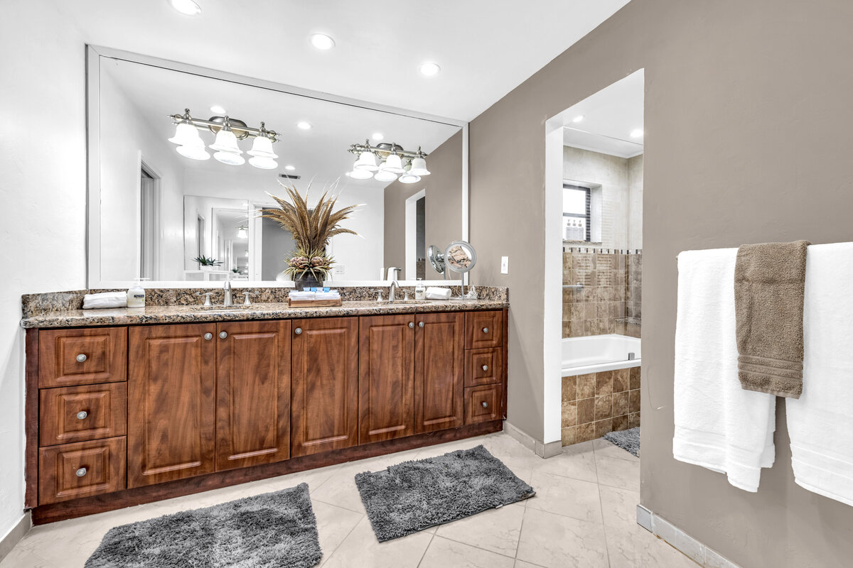 Bathroom 1 (1)