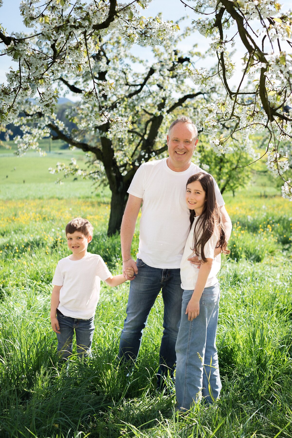 Familienshooting-Familienfotos-Aargau-Zuerich-Frühling-Fricktal-Kirschblüte-18