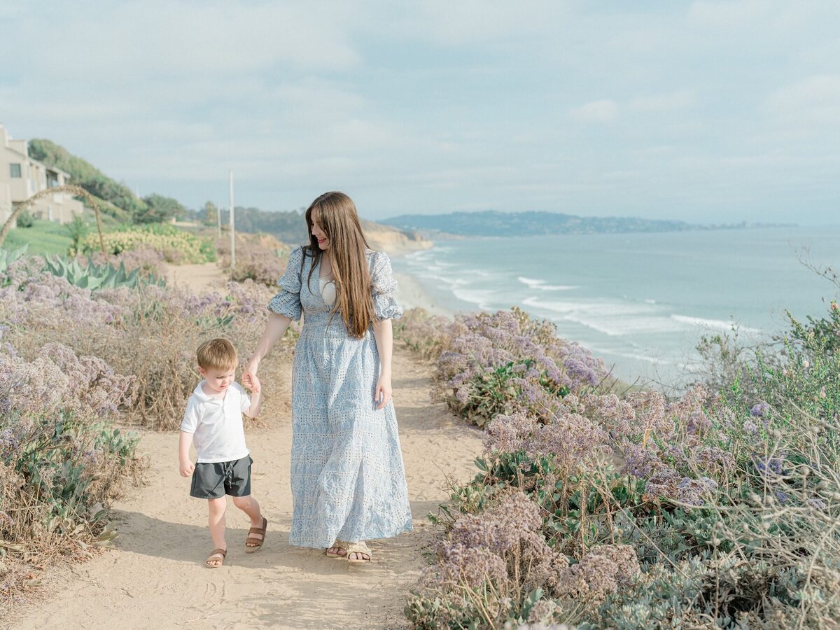 Family photoshoot at San Diego coast