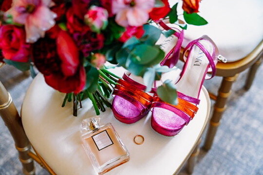 bright colourful wedding flowres