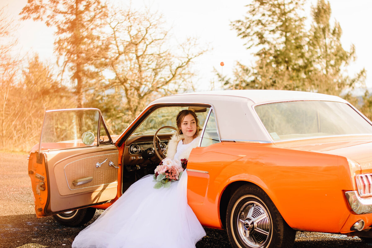 Bride-with-Vintage-Car