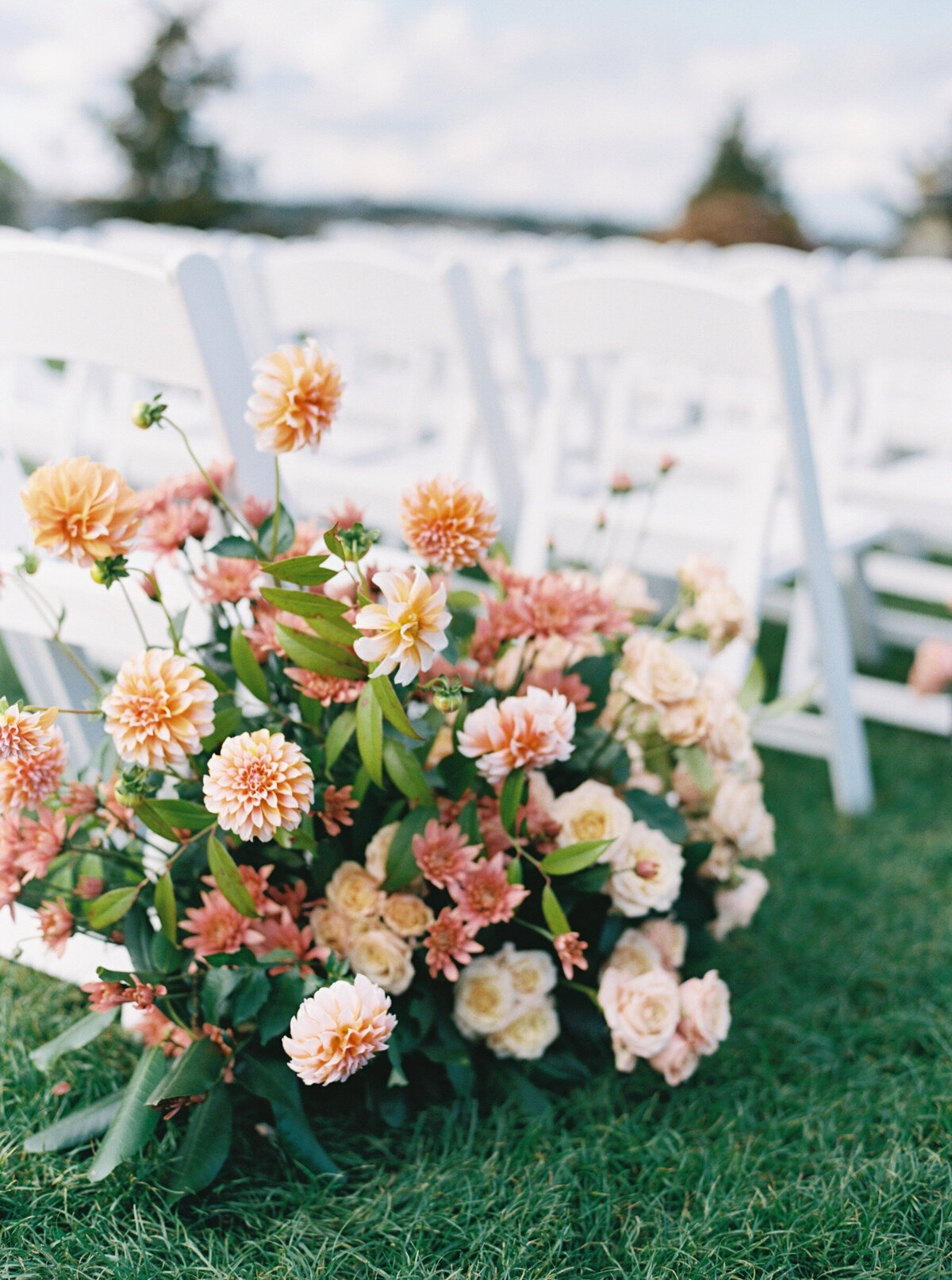 Emily March Photography Wilmington, North Carolina and Destination Wedding Engagement Photographer Heirloom Photography for Memorable Gatherings Light Airy Sentimental Imagery Images Weddings_Castle Hill Inn Wedding - 037
