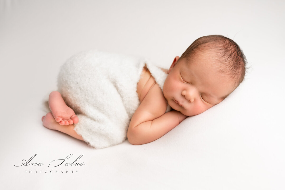 Newborn-Photographer-Edmonton-87