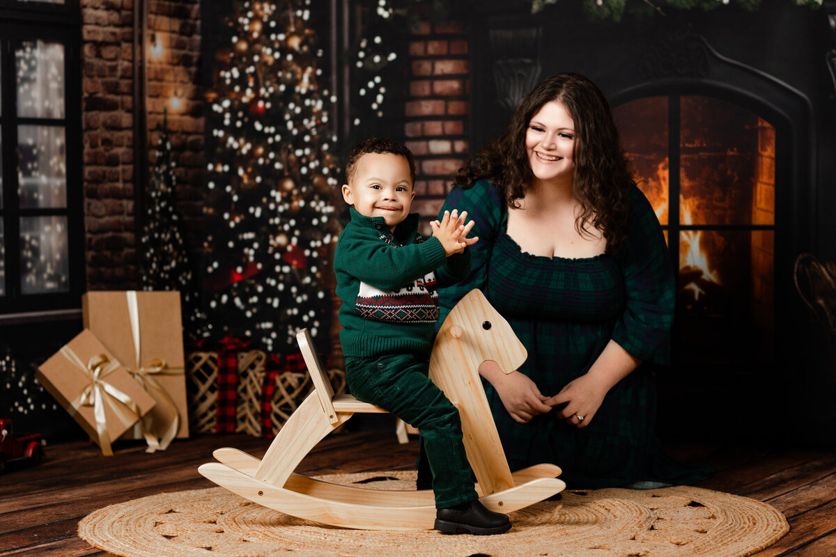 Best NWA holiday photographer, holiday portraits near me, Northwest Arkansas holiday photography, NW Arkansas holiday photos, NWA santa photos