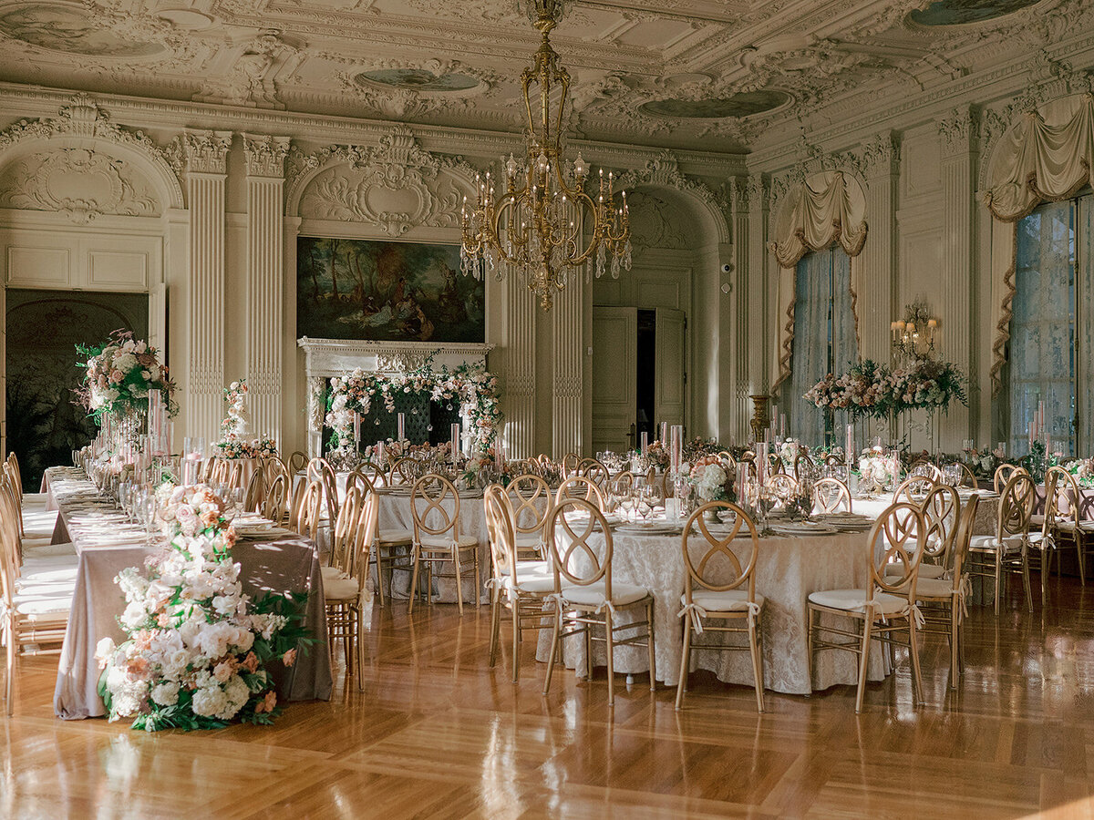 Kate_Murtaugh_Events_wedding_planner_reception_Rosecliff_Mansion_ornate