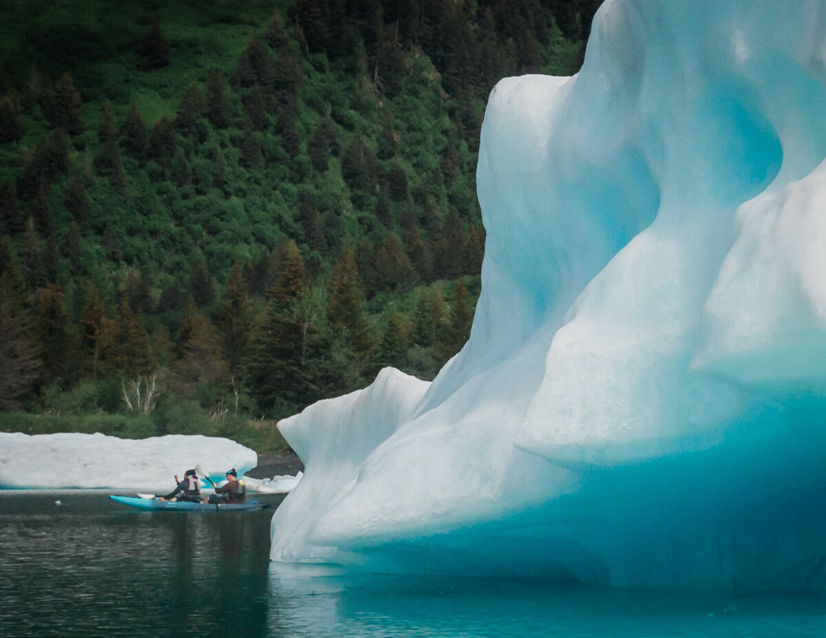 Luxury-Multi-Day-Alaska-Elopement-couple-kayaking-m7