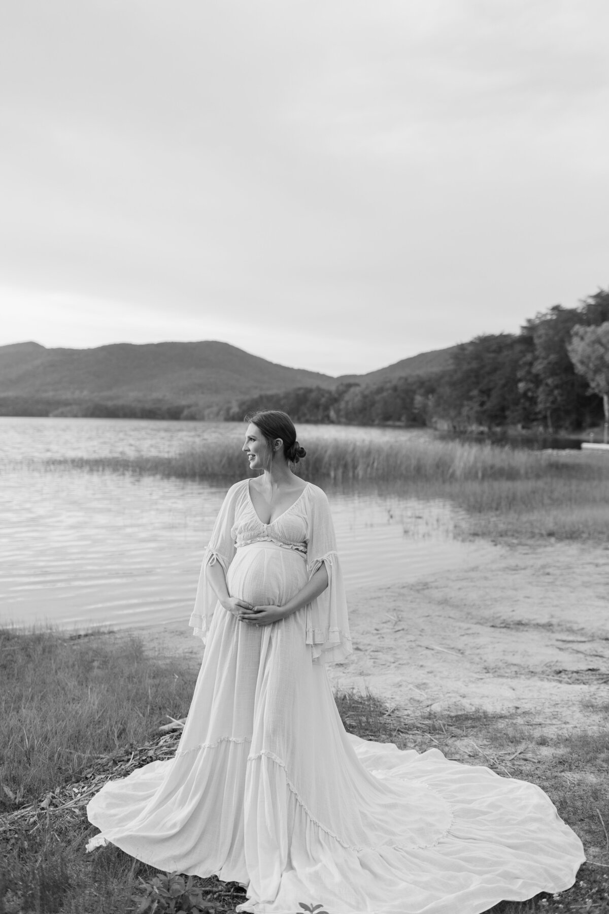 Documentary-Maternity-Session-at-Carvins-Cove-RJ-105