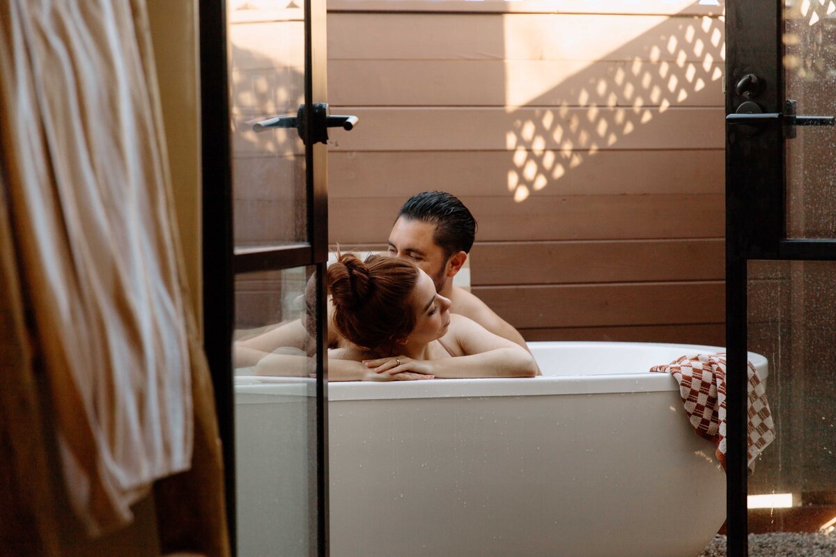 Hot-Tub-Couples-Session_0541