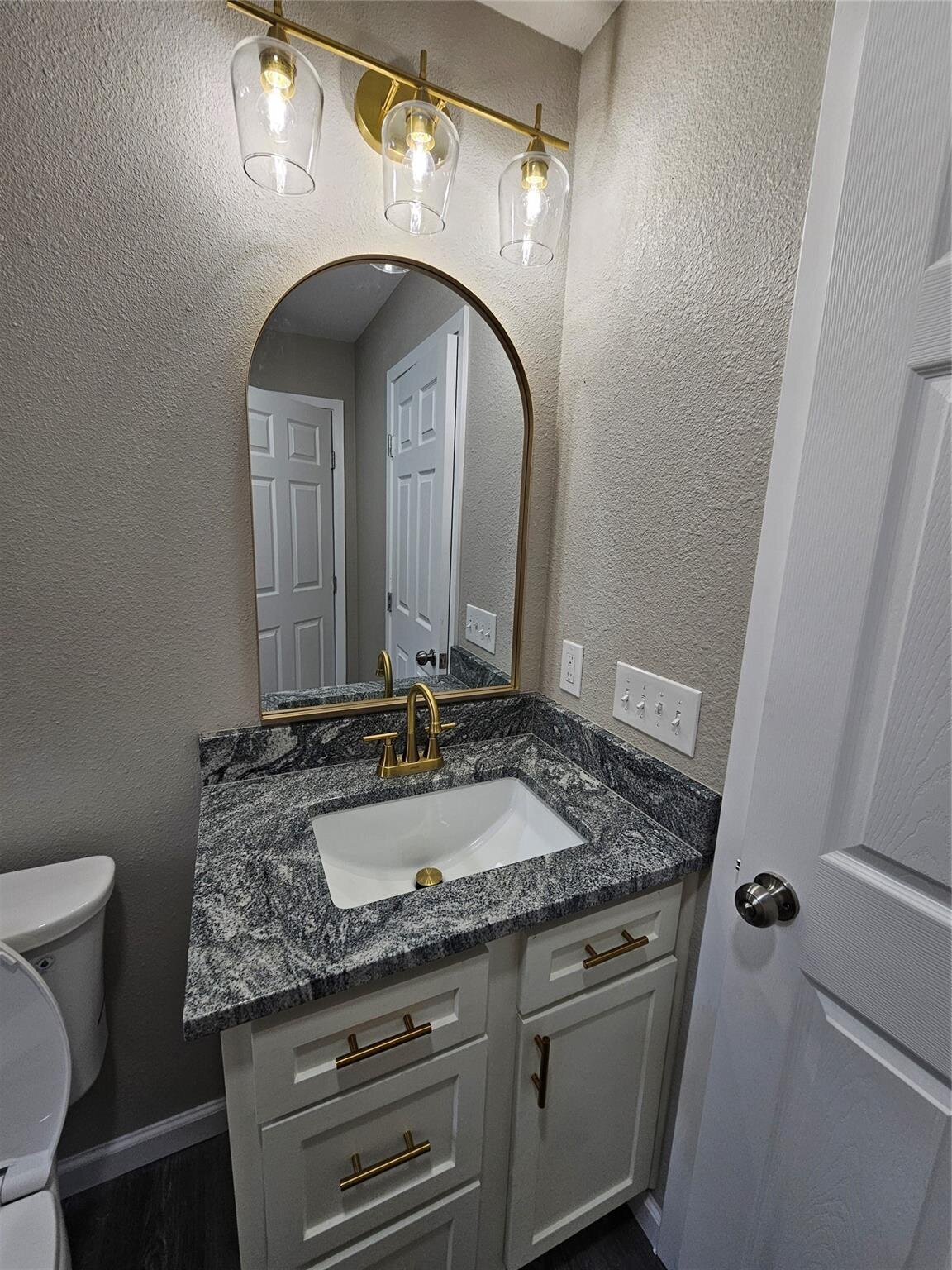 2 bed 1 bath home for sale in Gainesville, Texas - bathroom sink view