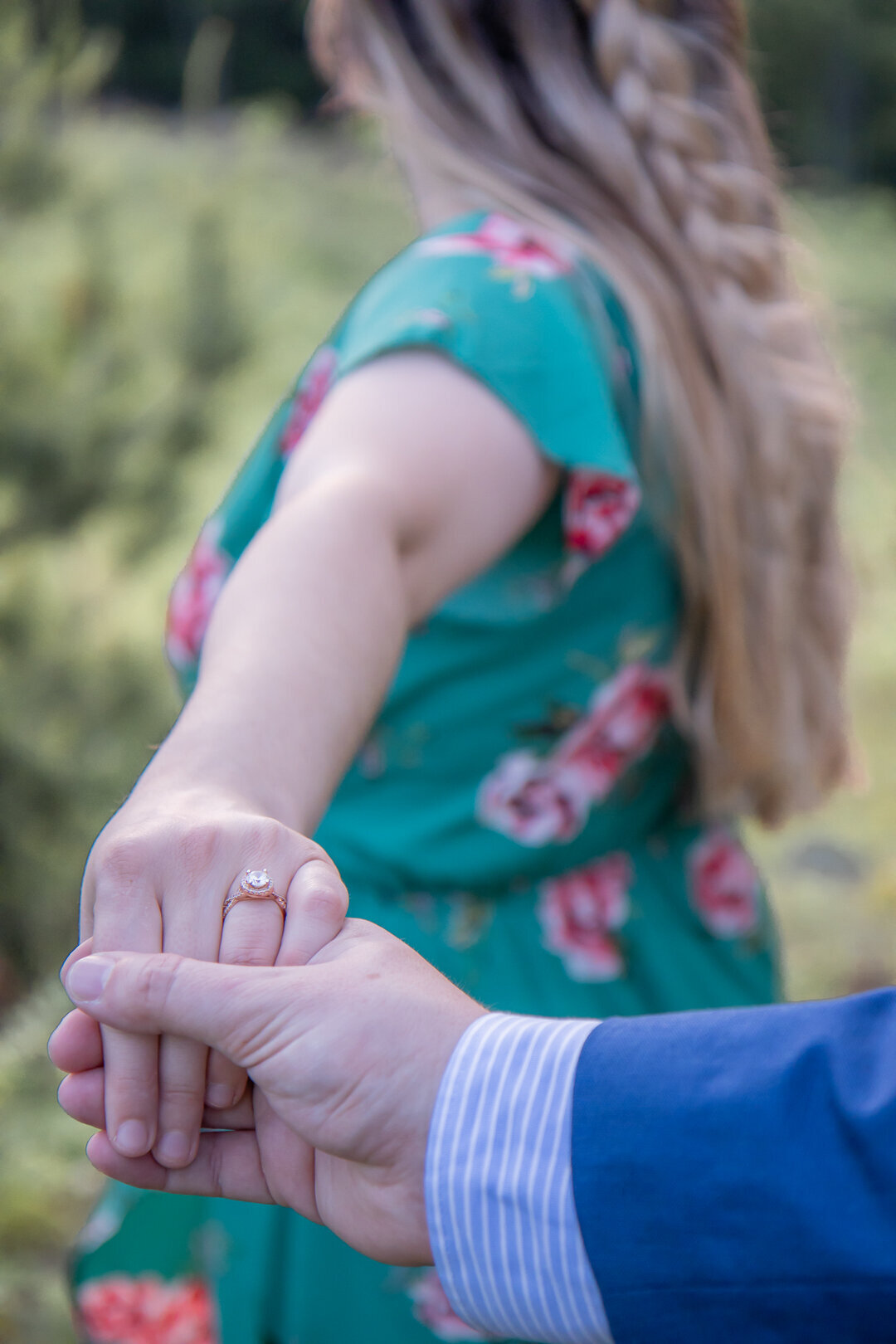 2022Kate-Matthew_engagement-session_soc-edia_top-faves-2114