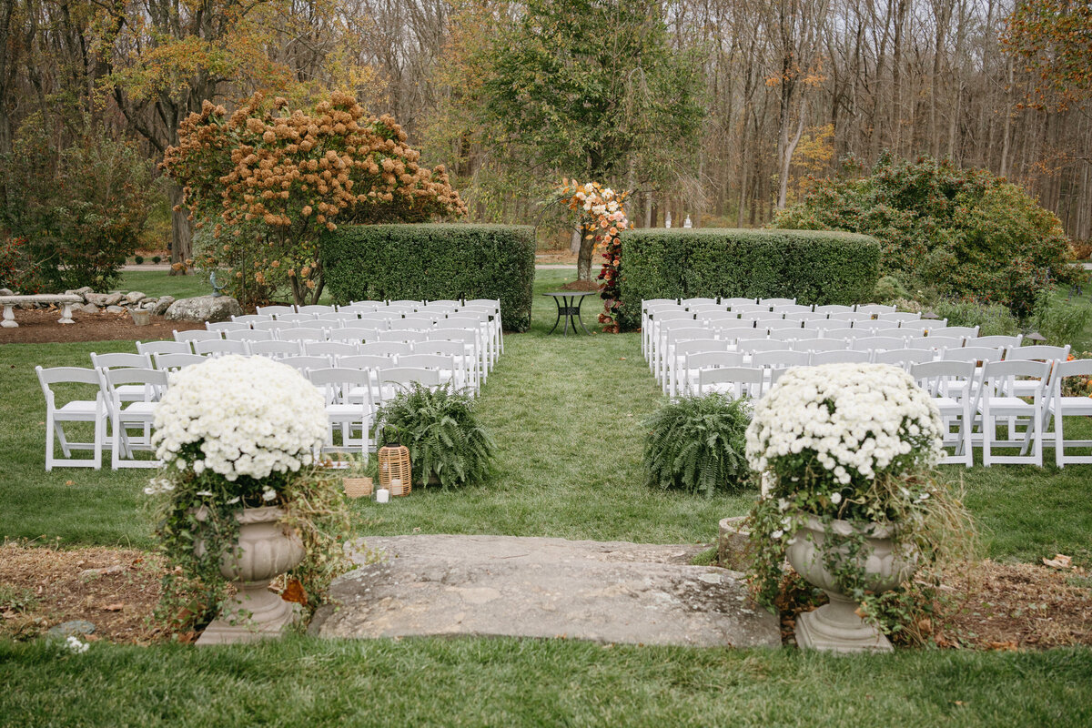 garden-wedding-ceremony-new-england-ct-east-haddam