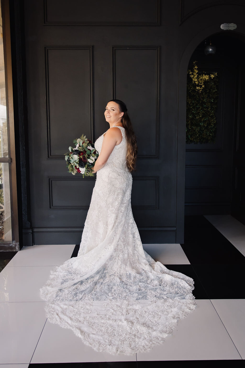 SNEAKPEEK-NICHOLSON-WEDDING-THEFERNERY-FORTMYERS-16