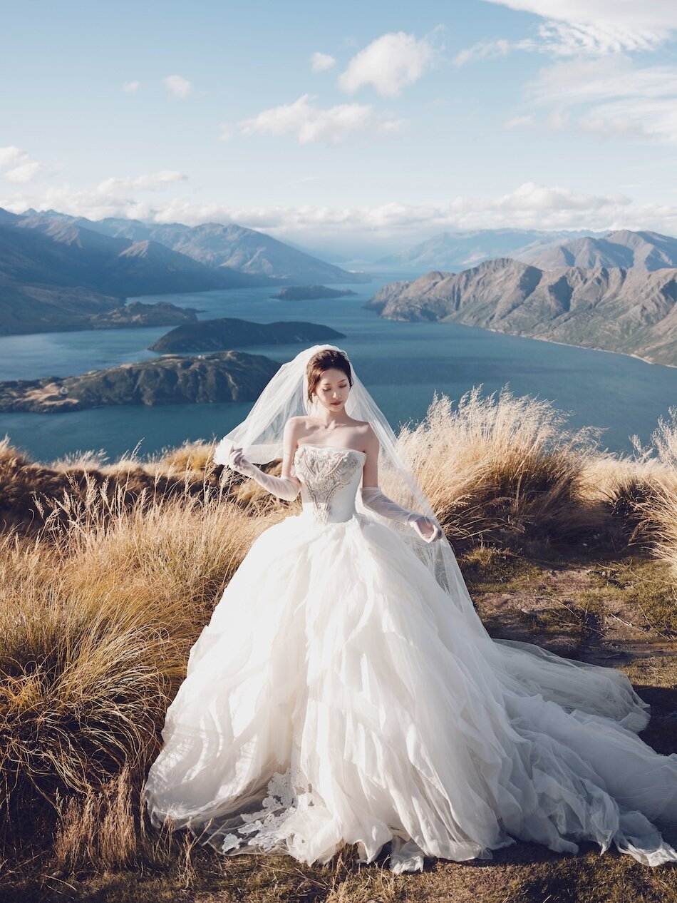 Wedding shoot, Coromandel Peak, Wanaka. Vera Wang Haute iconic wedding dresses.