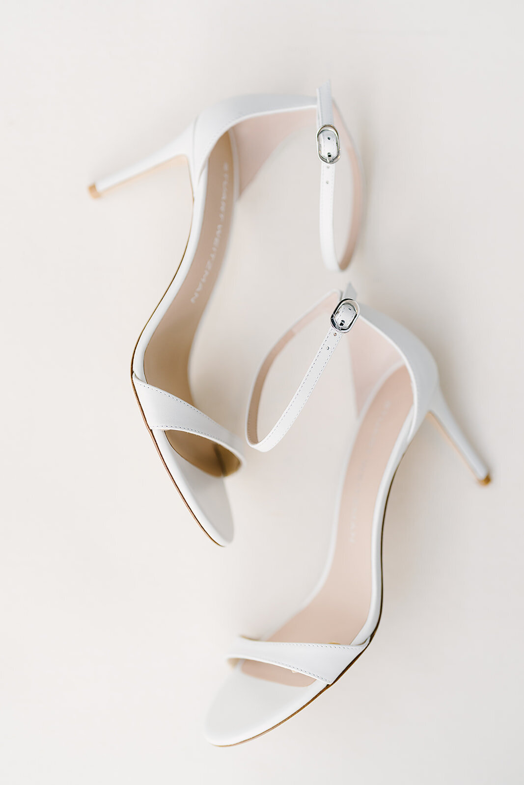 Getting-ready-modern-spring-wedding-at-aria-las-vegas (251 of 2547)
