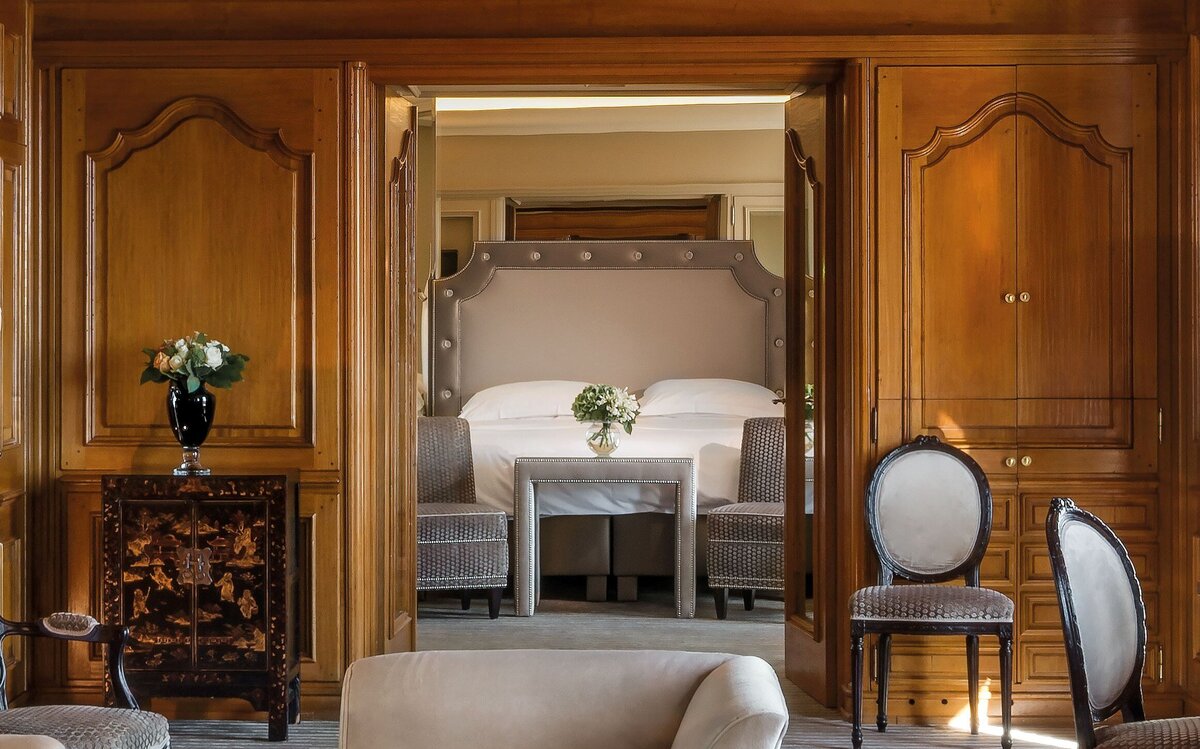 Waterstone - Hassler Collection - Hotel Hassler -Rome - Luxury Boutique Hotel - San Pietro Suite 0011 - ROOM DETAIL Hassler Roma