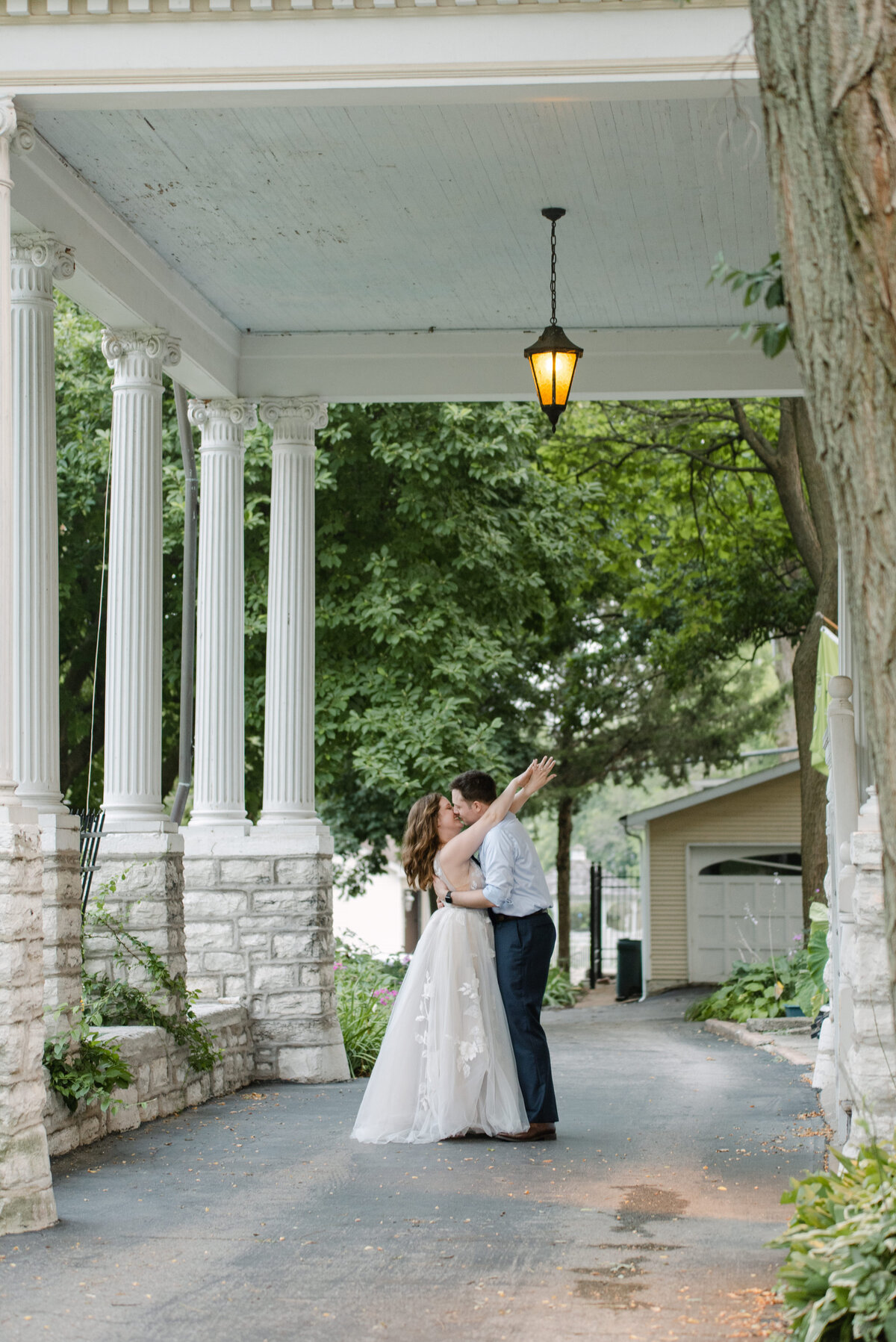 bride-and-groom-wedding-portraits-Chicago-Il