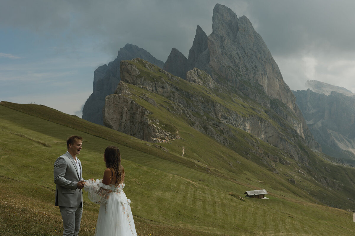 destination-wedding-elopement-photographer-italy-dolomites-seceda-documentary-tanya-davids-photo-film-18